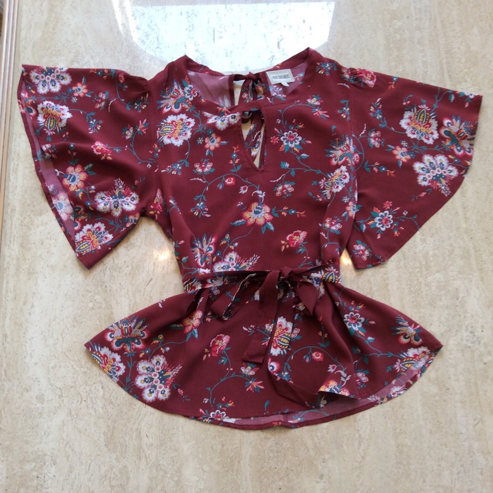 Cute blouse NWOT